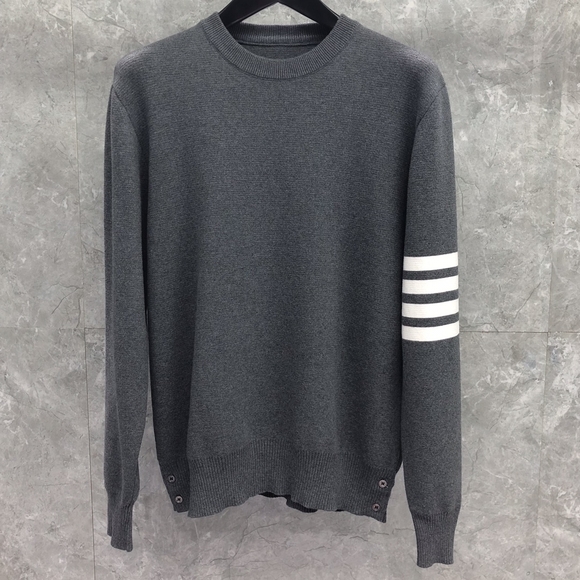 Men's Gray Sweater with White Stripes
